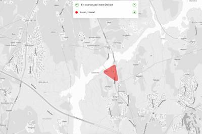 Gravemaskin veltet strømledning i Askim