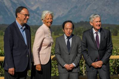 Globale sentralbanksjefer: – Står i full solidaritet med Powell