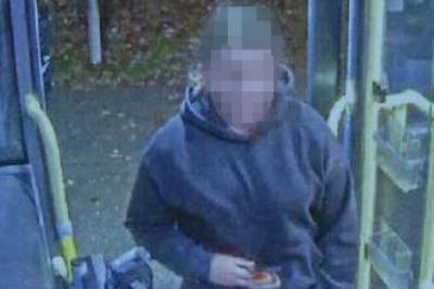 Her frakter jenta (12) granater på bussen