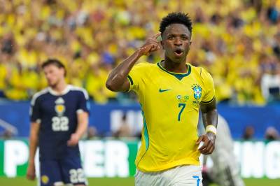 Gullvarsel fra Vinícius da Brasil latterliggjorde Skottland