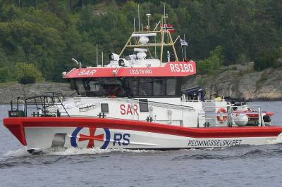 Kjørte båten fast i garn
