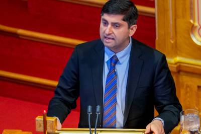 Ja, Frp ønsker endring. Vi vil sette norske interesser først. 