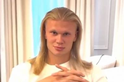 Haaland viser frem ny frisyre