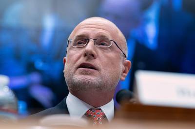 USAs TV-sjef truer med å trekke lisenser etter Iran-dekning