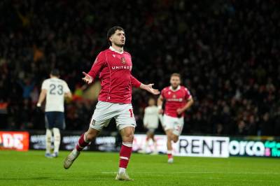 Hollywood-laget Wrexham slo ut Nottingham Forest etter straffedrama