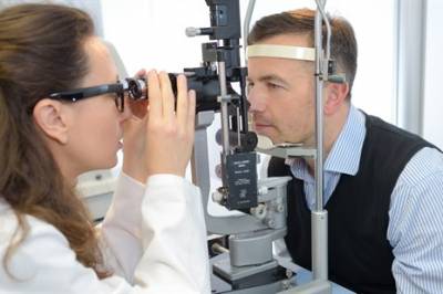 Retinaimplantat ved aldersrelatert makuladegenerasjon