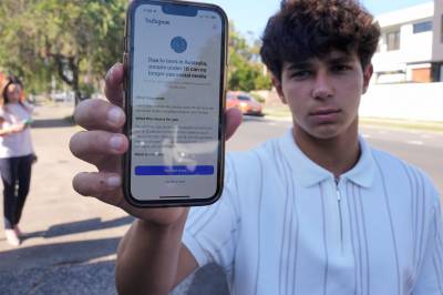 Storbritannia vurderer forbud mot sosiale medier for barn