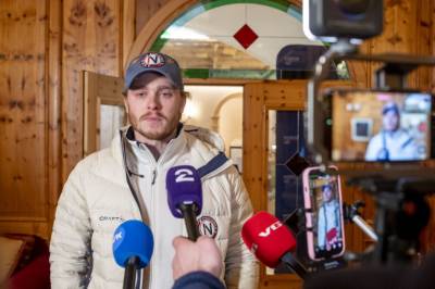 Pekte mot himmelen: – Sinnssykt vanskelig