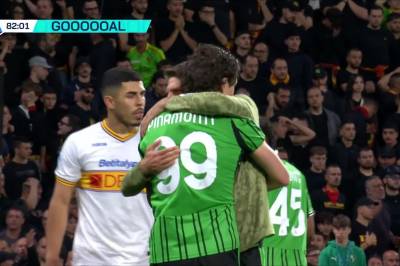 Andrea Pinamonti med mål mot Lecce