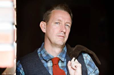 Aftenpostens kommentator inntar rollen som etablissementets oppildnede sverdrager