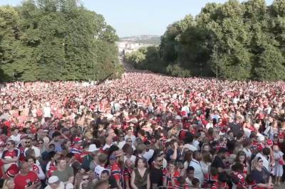 SE NÅ! Møter folket på Slottsplassen