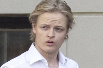 - Voldtok på hotellrom