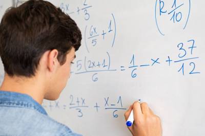 Teknologi blir stadig viktigere i skolen. Samtidig blir fagene som lærer oss å forstå den, mindre attraktive. Er det greit?