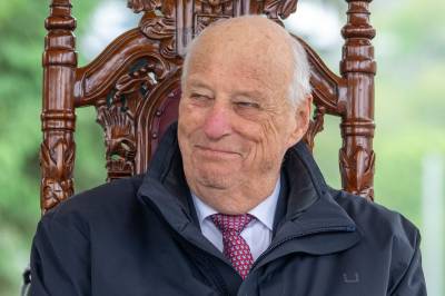 Kongehuset avviser nyhet om at Kong Harald ble sendt til sykehus i ambulanse