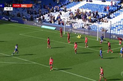 Leigh-Anne Robe med selvmål for Everton