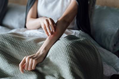 Utslett og mistenker skabb? Dette bør du gjøre