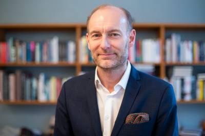 Fritt Ord og Vigmostad & Bjørke har lagt inn bud på Aschehoug