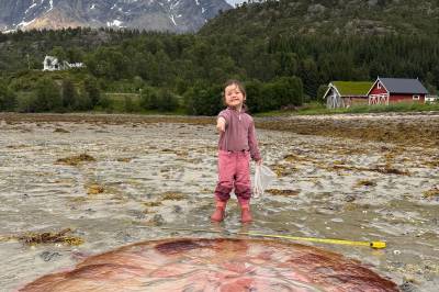 Ingrid (3) fant gigantmanet: – Sjømonster!