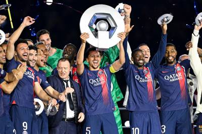 Paris Saint-Germain vinner Ligue 1 til tross for et kampvillig Lens som fortjente mer