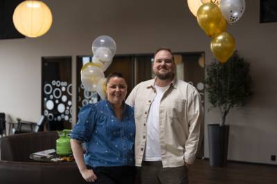 Flyttet konfirmasjonen til lekeland: – Skal hoppe på trampolinen