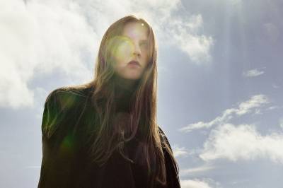 Krissy Mary treffer bredt med få virkemidler 