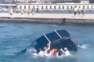 Satt bak rattet: Havnet i havet