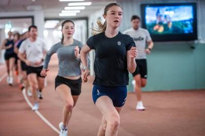 Vil slå farens rekord og løpe seg inn på landslaget