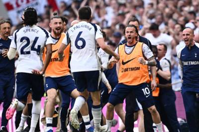 Tottenham unngikk katastrofen – berget plassen i Premier League