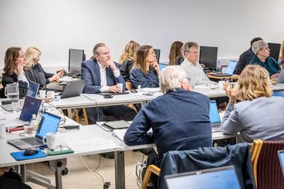 – Vi snur hver stein