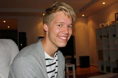 Instagram-profil åpner opp om overgrep i tenårene
