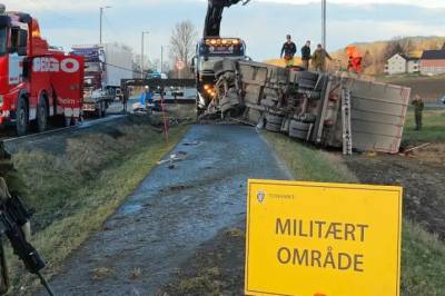 Vogntog veltet på E6