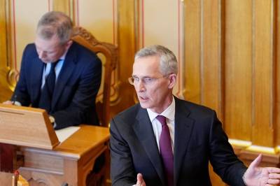 Stoltenberg advarer: Prisen blir 16,2 milliarder årlig
