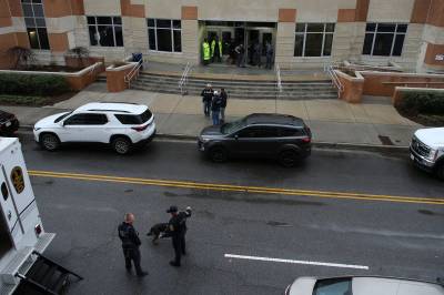 Studenter overmannet og drepte skytter på universitet i Virginia