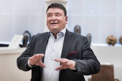 Skatterazzia mot batteriinvestor – krever 13 millioner kroner