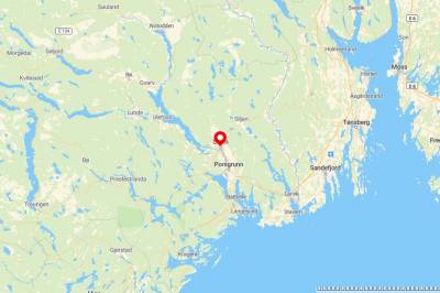 Skien: Buss har veltet ned skråning