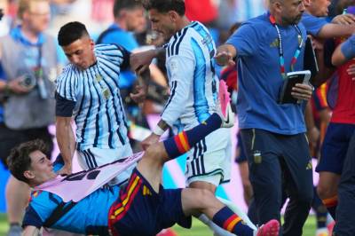 Fifa åpner sak mot Argentina – kan bli straffet for banner og finalekaos
