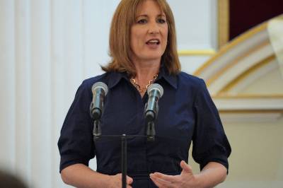 Rachel Reeves går av som Storbritannias finansminister