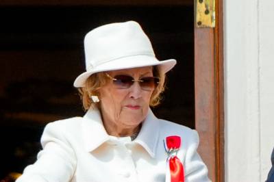 Dronning Sonja innlagt på sykehus