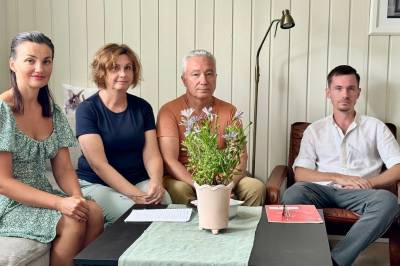 Alle fire er leger – ingen får jobbe som det