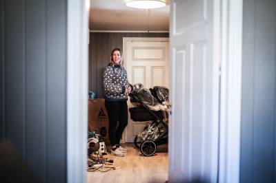 Hun venter sitt første barn – alene