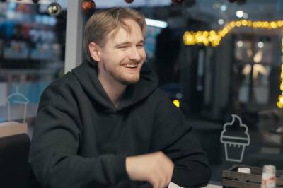 Influenserlåt med 7000 lyttere foreslått som pensum i skolen: – Jeg ble helt sjokkert