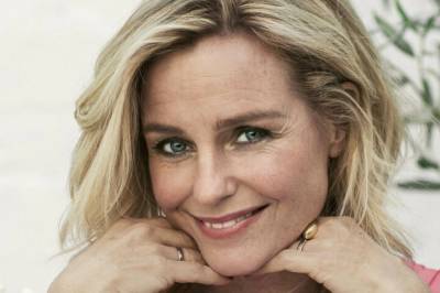 - Rommet var tjåka fullt av både røyk og mennesker