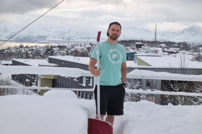 Snøkaos i Nordens Paris – men Marek kjører shorts
