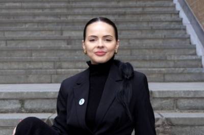 (+) Ønsker å være en rollemodell for unge kvinner med bipolar lidelse