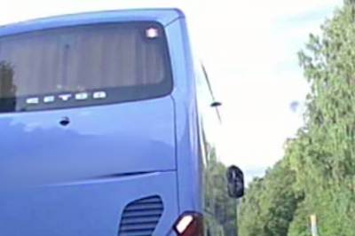 Her krysser bussen dobbel sperrelinje