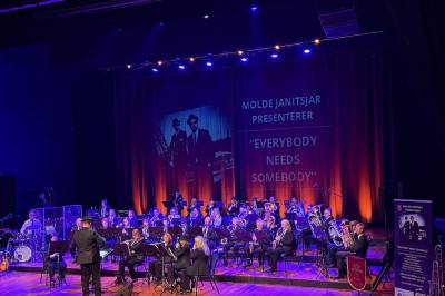 width=device-width, initial-scale=1