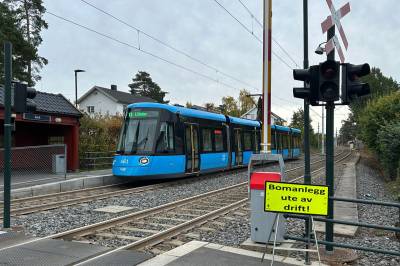 Står rett til værs ved trikkestoppet – nå skal de fikses