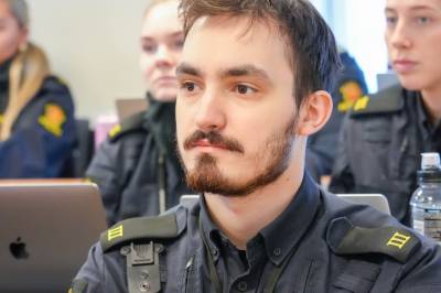 Politisjef vil gi sivile interne lynkurs for å bli politietterforskere: – Høres absurd ut