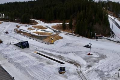 – Mormor tør ikke å se på