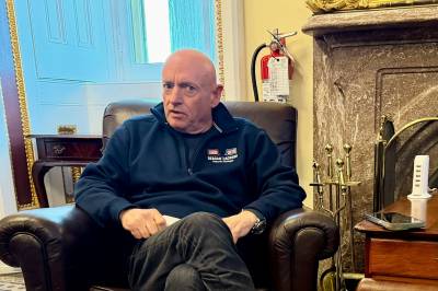 Mark Kelly reiste til Europa og kom litt deprimert hjem til USA. – Alliansene brent ned til grunnen.